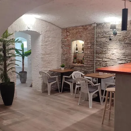 Frejstejn House, Artist's Couette-café 3*