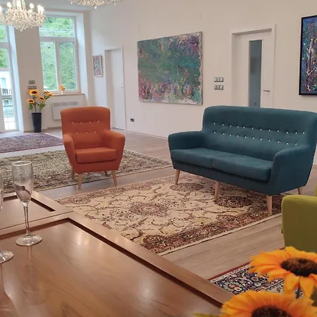 Alojamento de Acomodação e Pequeno-almoço Frejstejn House,