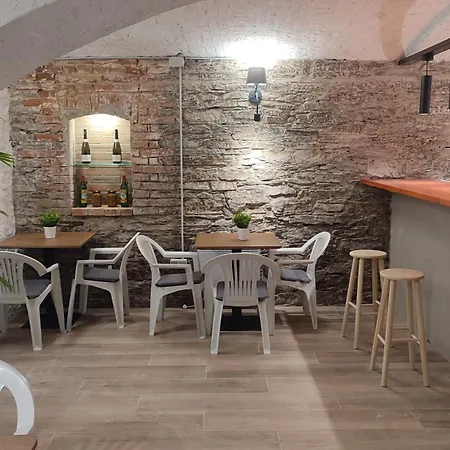 Frejstejn House, Artist's Couette-café