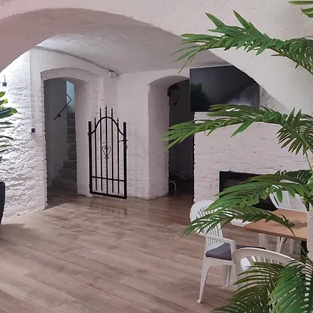 Frejstejn House, Artist's Couette-café 3*